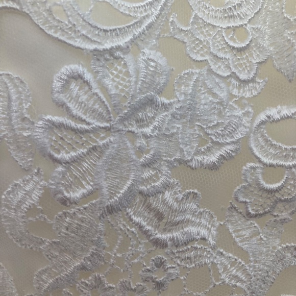 San Patrick Strapless, Lace Wedding Dress - Picture 6 of 12